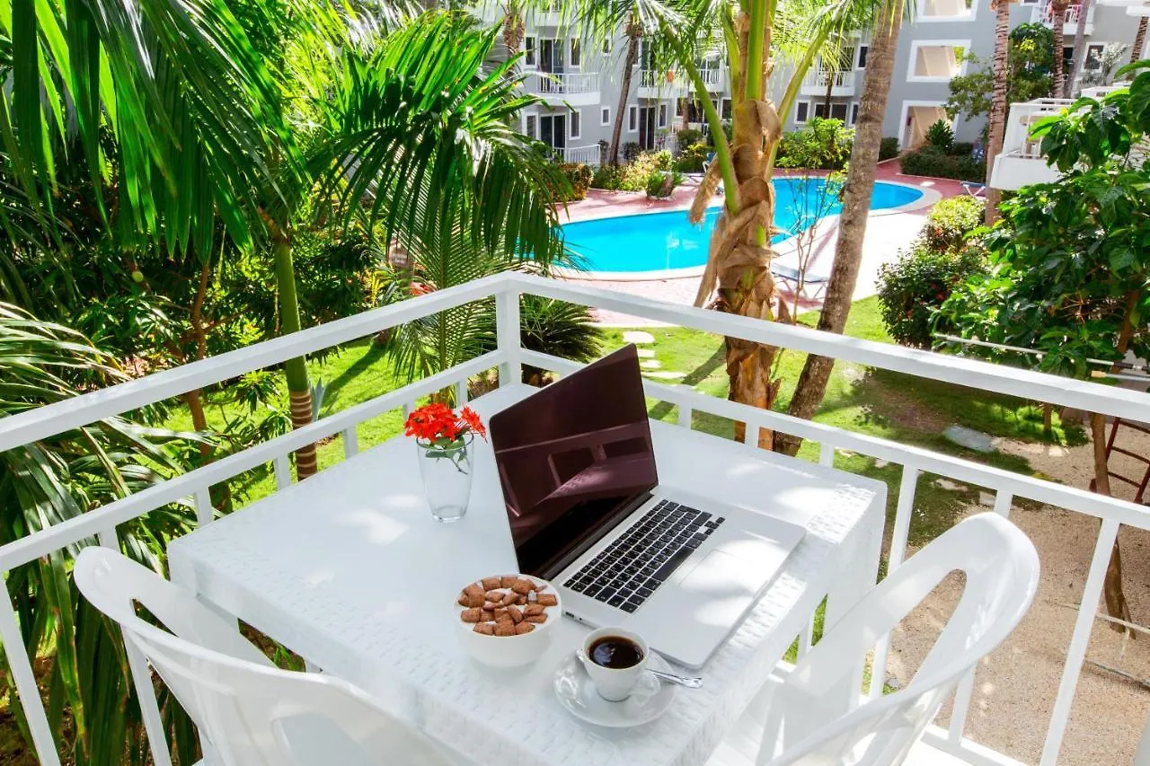 Tropicana Suites Deluxe Beach Club & Pool - Playa Los Corales Punta Cana
