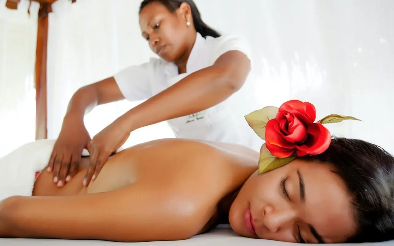 Hotel Tropicana Suites Deluxe Beach Club & Pool - Playa Los Corales Punta Cana