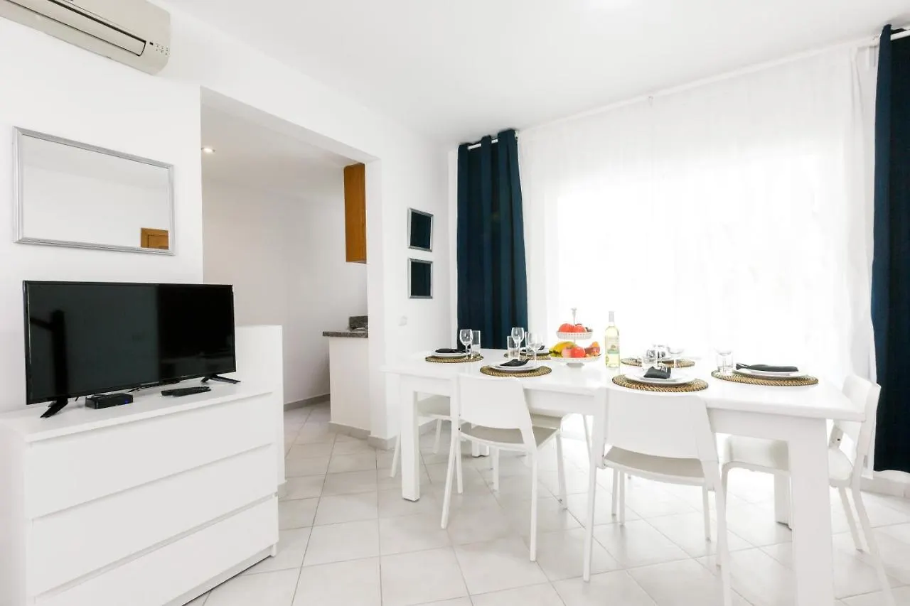 Tropicana Suites Deluxe Beach Club & Pool - Playa Los Corales Punta Cana