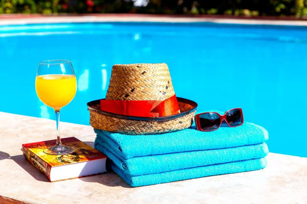Hotel Tropicana Suites Deluxe Beach Club & Pool - Playa Los Corales Punta Cana