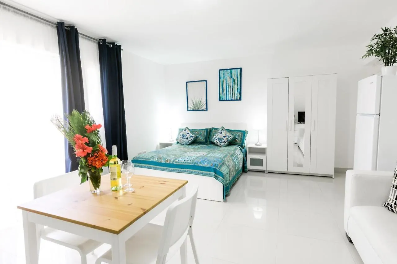Tropicana Suites Deluxe Beach Club & Pool - Playa Los Corales Punta Cana Hotel