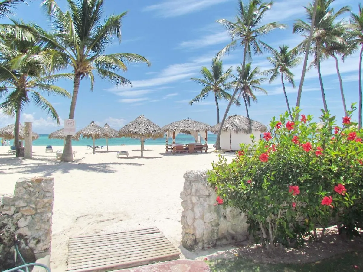 Tropicana Suites Deluxe Beach Club & Pool - Playa Los Corales Punta Cana Hotel